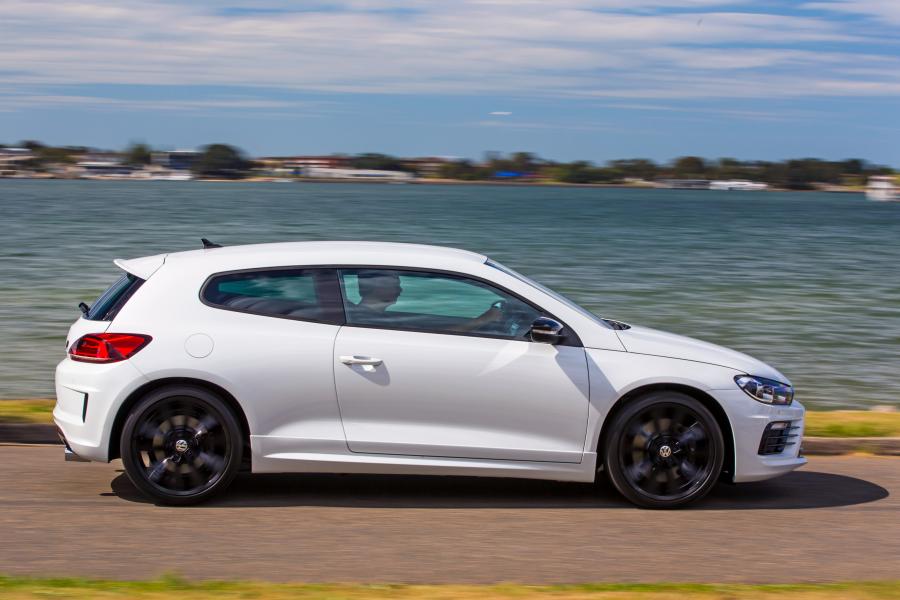  Volkswagen Scirocco R Wolfsburg Edition 2016 года  (AU) (фото 4 из 13)